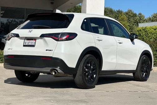 Platinum White Pearl 2024 Honda HR-V Sport
