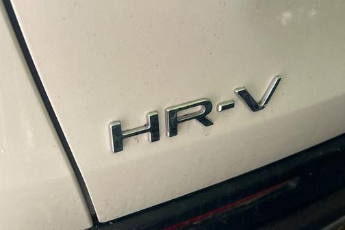 Platinum White Pearl 2024 Honda HR-V Sport