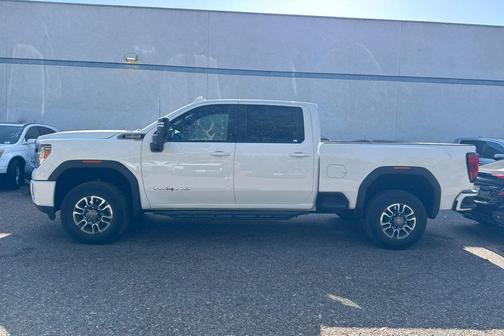 Summit White 2021 GMC Sierra 2500 AT4