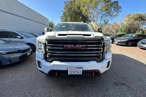 Summit White 2021 GMC Sierra 2500 AT4