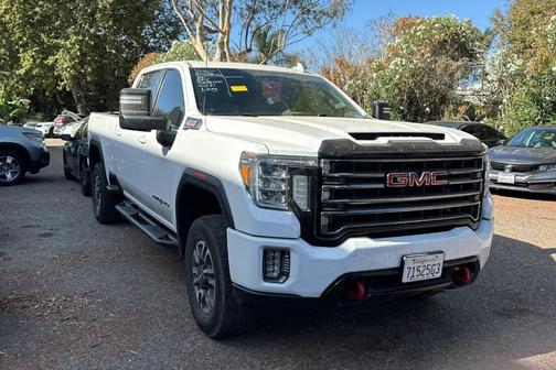 Summit White 2021 GMC Sierra 2500 AT4