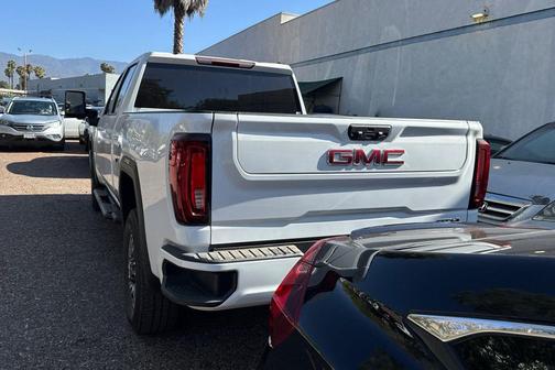 Summit White 2021 GMC Sierra 2500 AT4