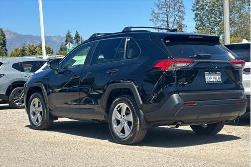 2021 Toyota RAV4 Hybrid XLE Premium
