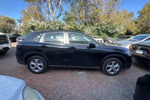 Crystal Black Pearl 2024 Honda HR-V LX