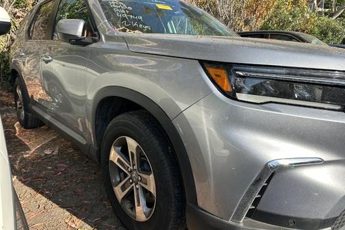 Lunar Silver Metallic 2023 Honda Pilot EX-L 8-Passenger