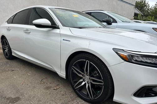 Platinum White Pearl 2022 Honda Accord Hybrid Touring