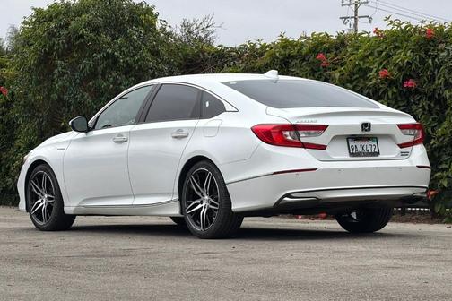Platinum White Pearl 2022 Honda Accord Hybrid Touring