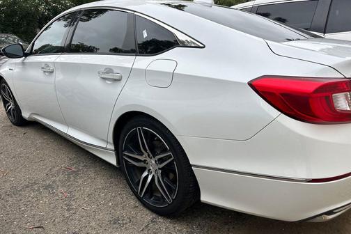 Platinum White Pearl 2022 Honda Accord Hybrid Touring