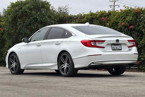 Platinum White Pearl 2022 Honda Accord Hybrid Touring
