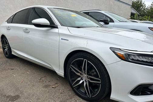Platinum White Pearl 2022 Honda Accord Hybrid Touring