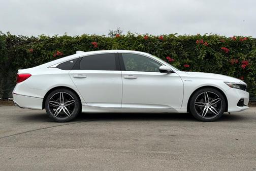 Platinum White Pearl 2022 Honda Accord Hybrid Touring