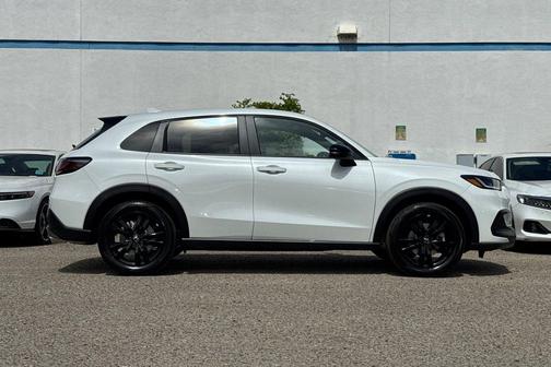 Platinum White Pearl 2027 Honda HR-V Sport