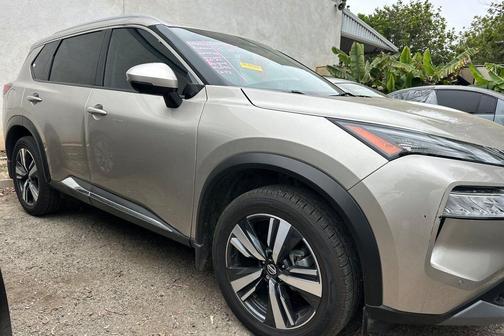 Champagne Silver 2021 Nissan Rogue SL