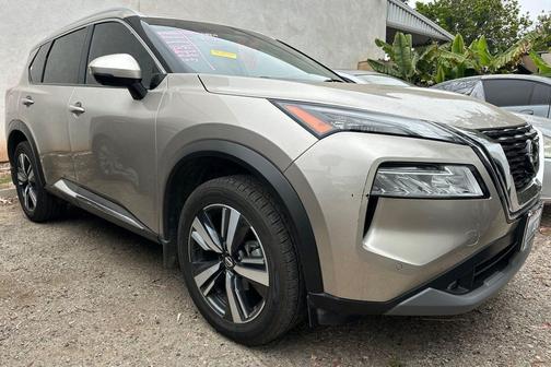 Champagne Silver 2021 Nissan Rogue SL
