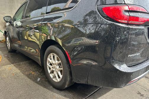 Diamond Black 2024 Chrysler Pacifica Touring-L
