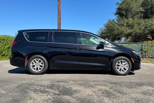 Diamond Black 2024 Chrysler Pacifica Touring-L