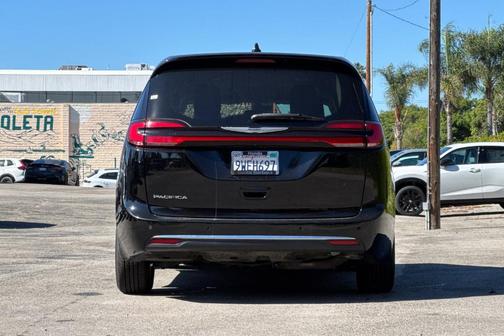 Diamond Black 2024 Chrysler Pacifica Touring-L