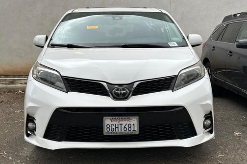 2019 Toyota Sienna SE
