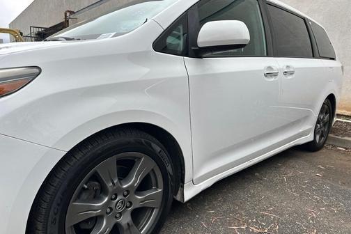 2019 Toyota Sienna SE