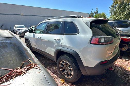 Bright White Clearcoat 2020 Jeep Cherokee Trailhawk
