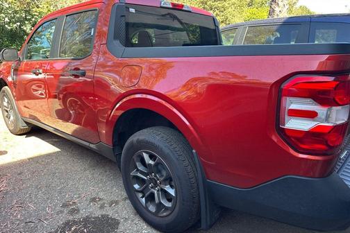 Hot Pepper Red Metallic Tinted Clearcoat 2024 Ford Maverick XLT
