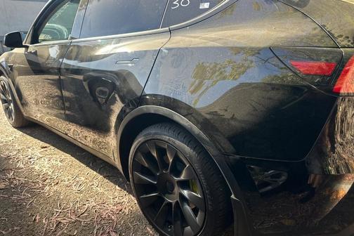 Black 2021 Tesla Model Y Long Range