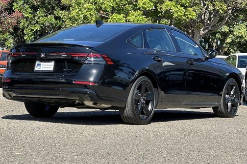 Crystal Black Pearl 2026 Honda Accord Hybrid Sport-L