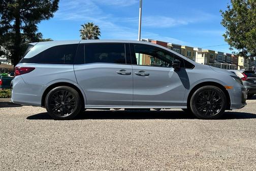 Sonic Gray Pearl 2026 Honda Odyssey Sport-L