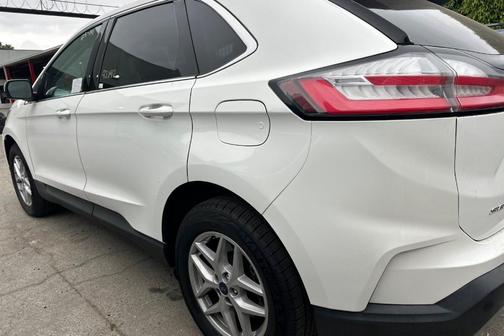 Star White 2022 Ford Edge SEL