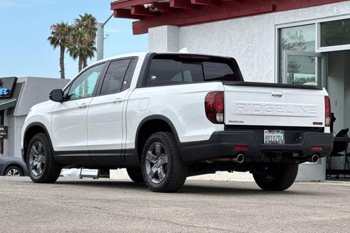Platinum White Pearl 2025 Honda Ridgeline TrailSport