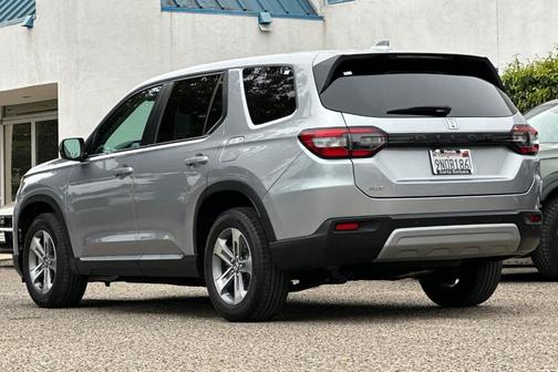 Lunar Silver Metallic 2024 Honda Pilot EX-L