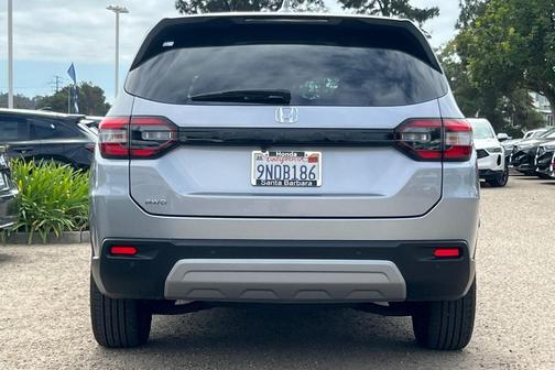 Silver 2024 Honda Pilot EX-L