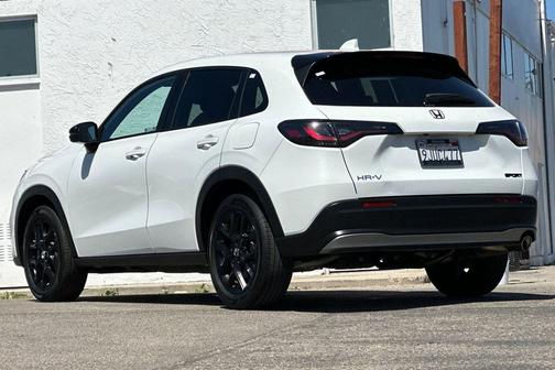 Platinum White Pearl 2024 Honda HR-V Sport