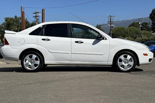 Cloud 9 White Clearcoat 2007 Ford Focus S