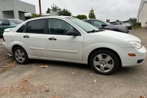 Cloud 9 White Clearcoat 2007 Ford Focus S