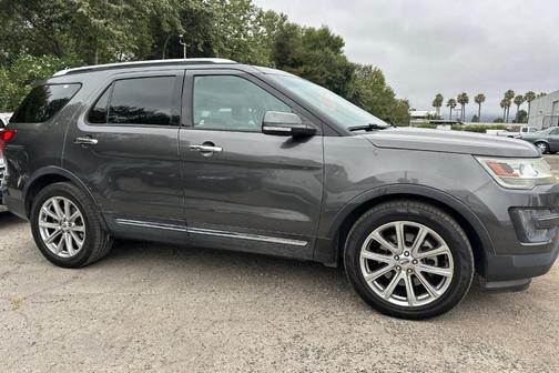Magnetic Metallic 2016 Ford Explorer Limited