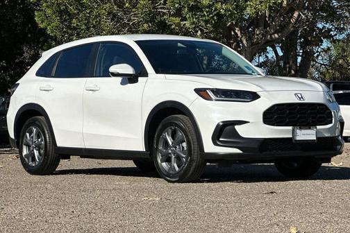 Platinum White Pearl 2026 Honda HR-V LX