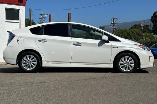 Blizzard Pearl 2015 Toyota Prius Plug-in Base