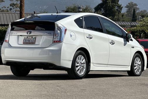 Blizzard Pearl 2015 Toyota Prius Plug-in Base