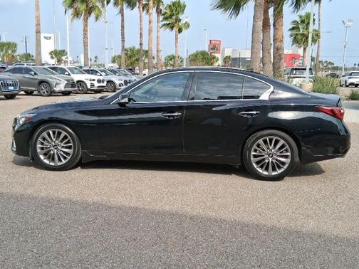 2022 INFINITI Q50 LUXE