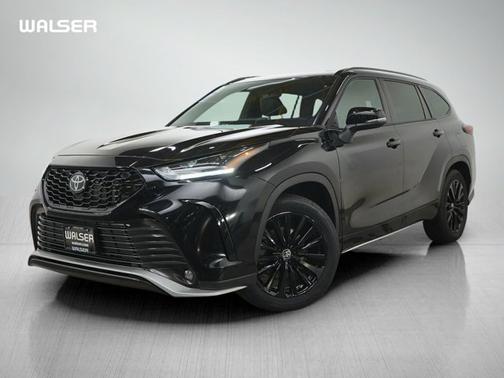 Midnight Black Metallic 2025 Toyota Highlander XSE