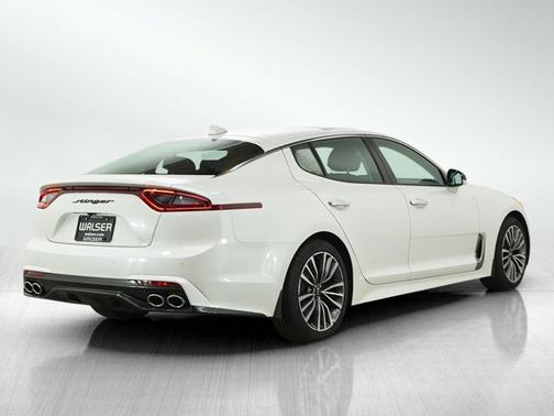 Snow White Pearl 2018 Kia Stinger Premium