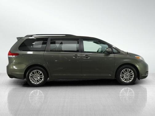 2012 Toyota Sienna XLE