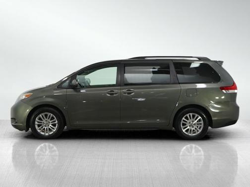 2012 Toyota Sienna XLE