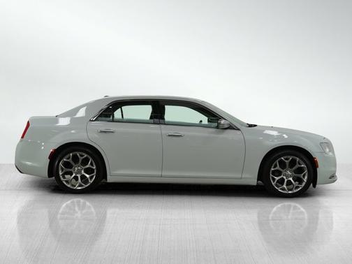 2016 Chrysler 300C Platinum