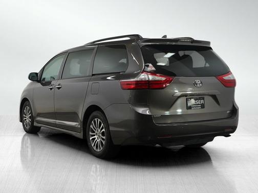 2019 Toyota Sienna XLE Premium