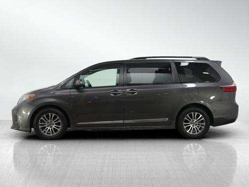 2019 Toyota Sienna XLE Premium