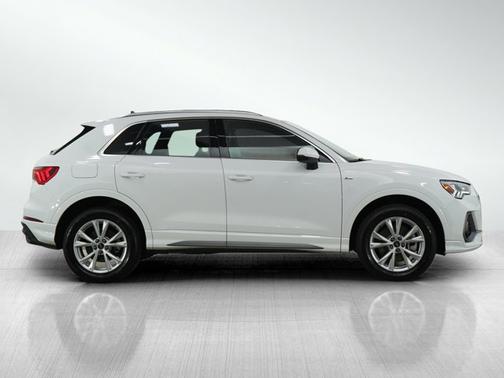 2024 Audi Q3 S line Premium