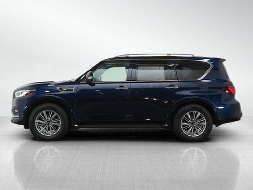 2022 INFINITI QX80 LUXE