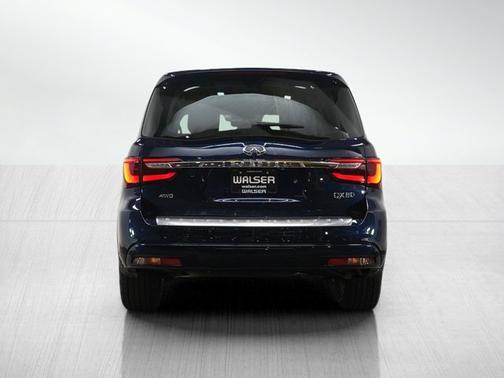 2022 INFINITI QX80 LUXE